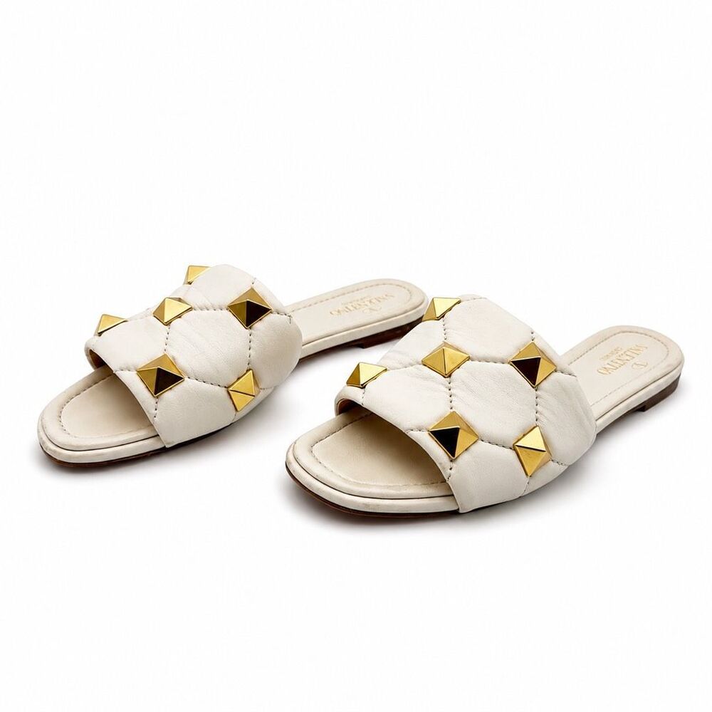 VALENTINO Flat Roman Stud Calfskin Sandal US 36 US 6 Light Ivory Gold Slide